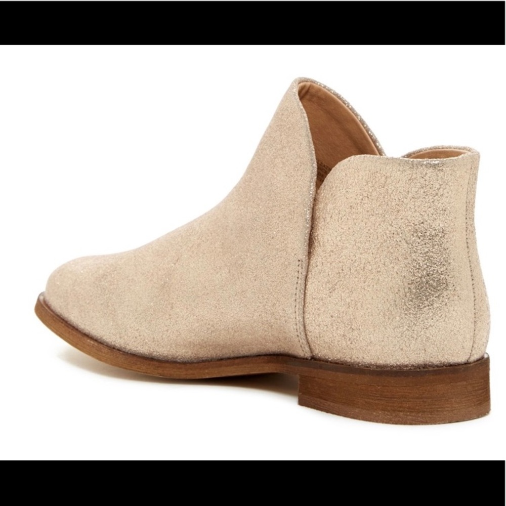 Splendid Gold Pentunia Boots